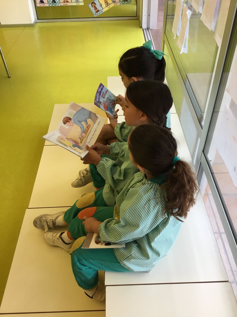 BobbyBearP5's tweet photo. Little voracious readers! @NazaretArrecife @Natalia_Nazaret https://t.co/AiLja75Lzw