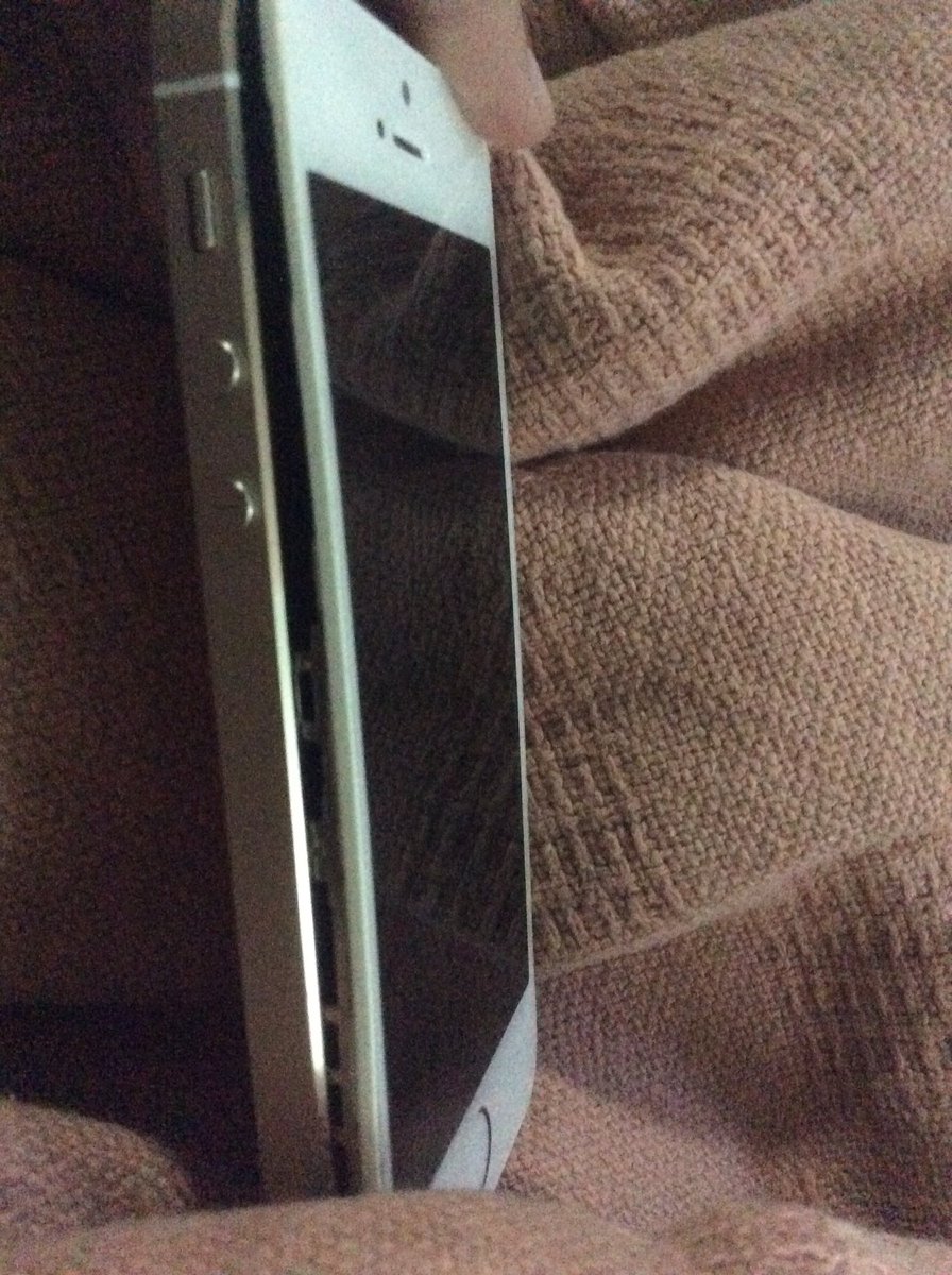 httpklerr's tweet photo. oohh.. imissyou hehehe.😭😭 #goodbyeiphone https://t.co/Bowyr2nxjm