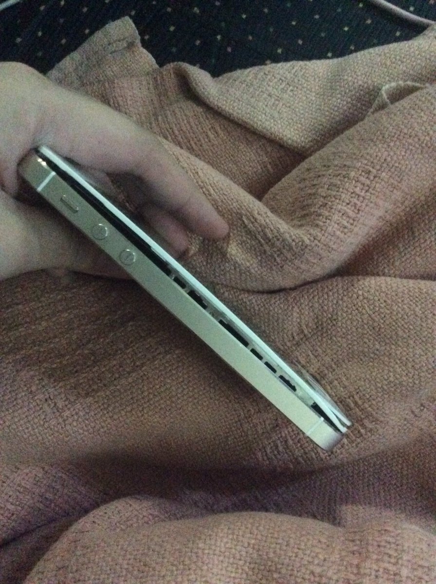 httpklerr's tweet photo. oohh.. imissyou hehehe.😭😭 #goodbyeiphone https://t.co/Bowyr2nxjm