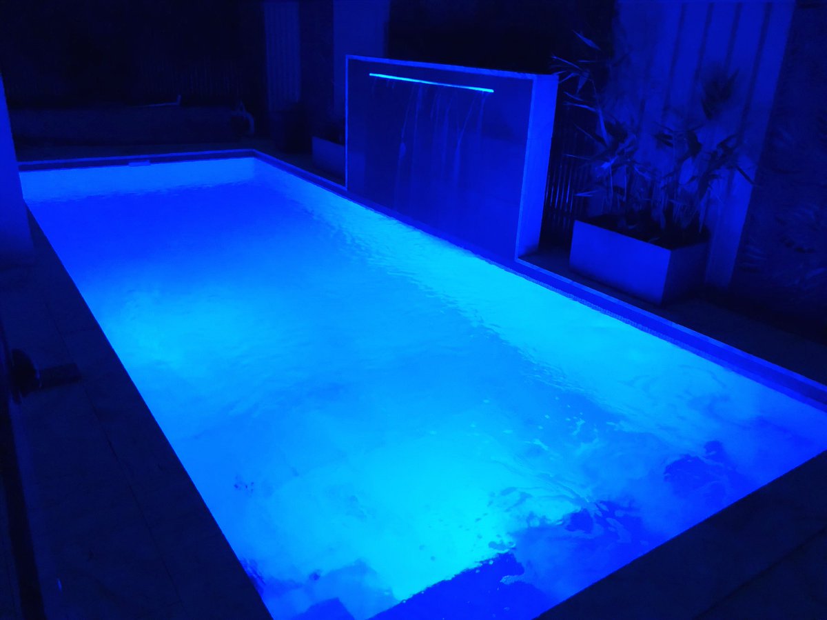 joetertzakian's tweet photo. Iโm not a big pool person at all, but I can see a fair share of POOL PARTIES going on here next summer!!! ๐๐๐๐๐๐ #WhoWantsIn #NewDigs #poolparty #applicationsopennow #imwearingNOshirt https://t.co/1LLaF09UgH