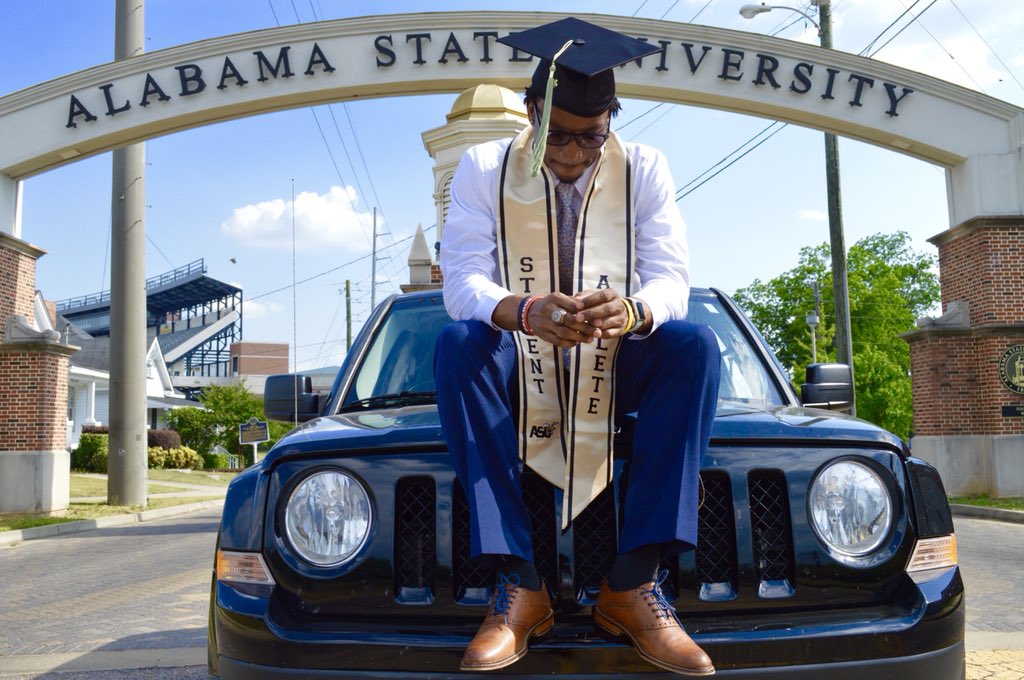JustBeingTone's tweet photo. #AlabamaStateUniversity 🐝 
#HBCUGrad 🎓 #Classof2018  #achievement  #BlackExcellence https://t.co/ZOrdpcXzM4