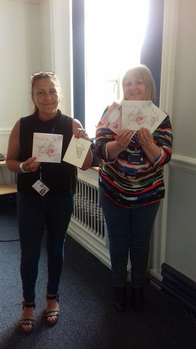 EveRemington2's tweet image. Fabulous Freedom facilitators given thank you cards from 12 women in #Bradford who attended #FreedomProgramme, it changed their lives,helped keep them &amp;amp; their #children safe from #domesticabuse. #earlyhelp #parentingprogrammes  @Martyn_Bradford  @HopkinsonJim  @FreedomProgramm
