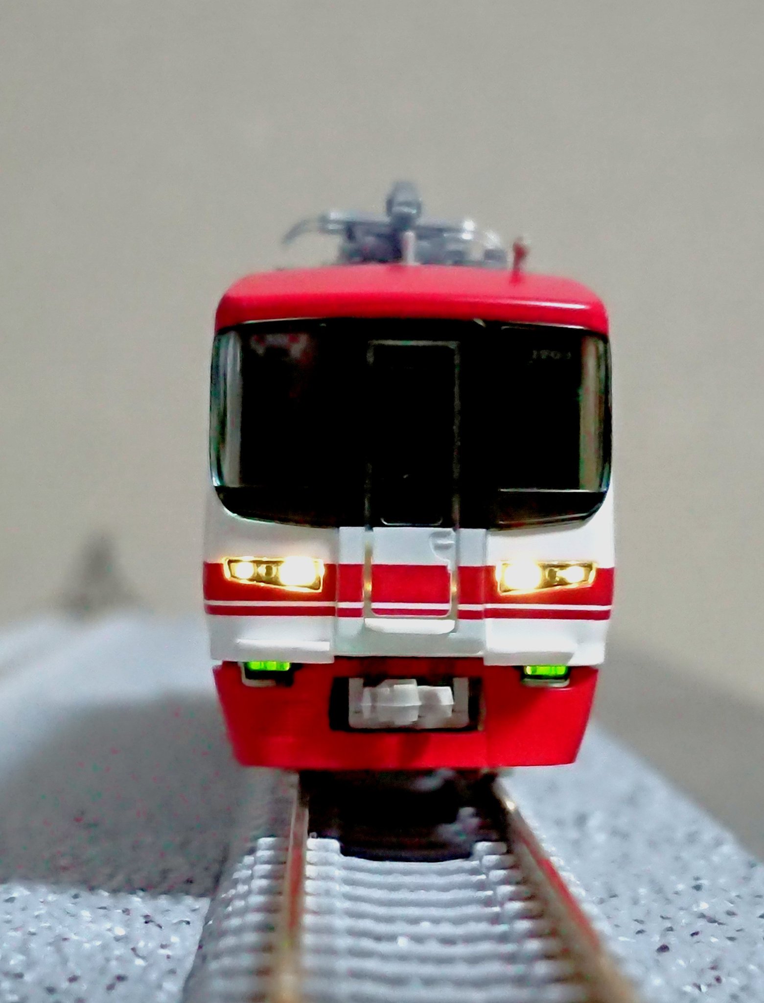 あっしぃ モデルトレインプラスさんのm Litetypeg1基板を名鉄1700系に組み込んで見ました 1700系 については内部のプリズムを加工することによって下部の標識灯をグリーンに点灯させることが出来ます モデルトレインプラス Nゲージ 名鉄 グリーン