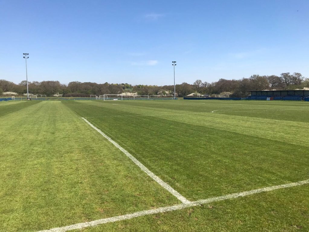 ⚽️OPENING TRAINING⚽️
                   &amp;
⚽️YOUTH TRIALS⚽️

Saturday 19th May 2018
⚽️ <a href="/CHUFC/">Chessington & Hook Utd FC</a> ⚽️
Chalky Lane, Chessington, KT9 2NF
U7s - U13s 10am start
U14s - U16s 12:30pm start

PLEASE RT 👍🏼