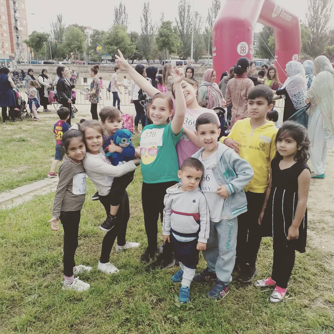 femfamiliaMina's tweet photo. Ahir a la Cursa dels Centres Oberts ho vem passar superbé! Totes i tots sou uns campions!!! 🏃♂🏆
#barrilamina #santadria #SAB #cursa #parcdelbesos https://t.co/FXTOIwFjuD