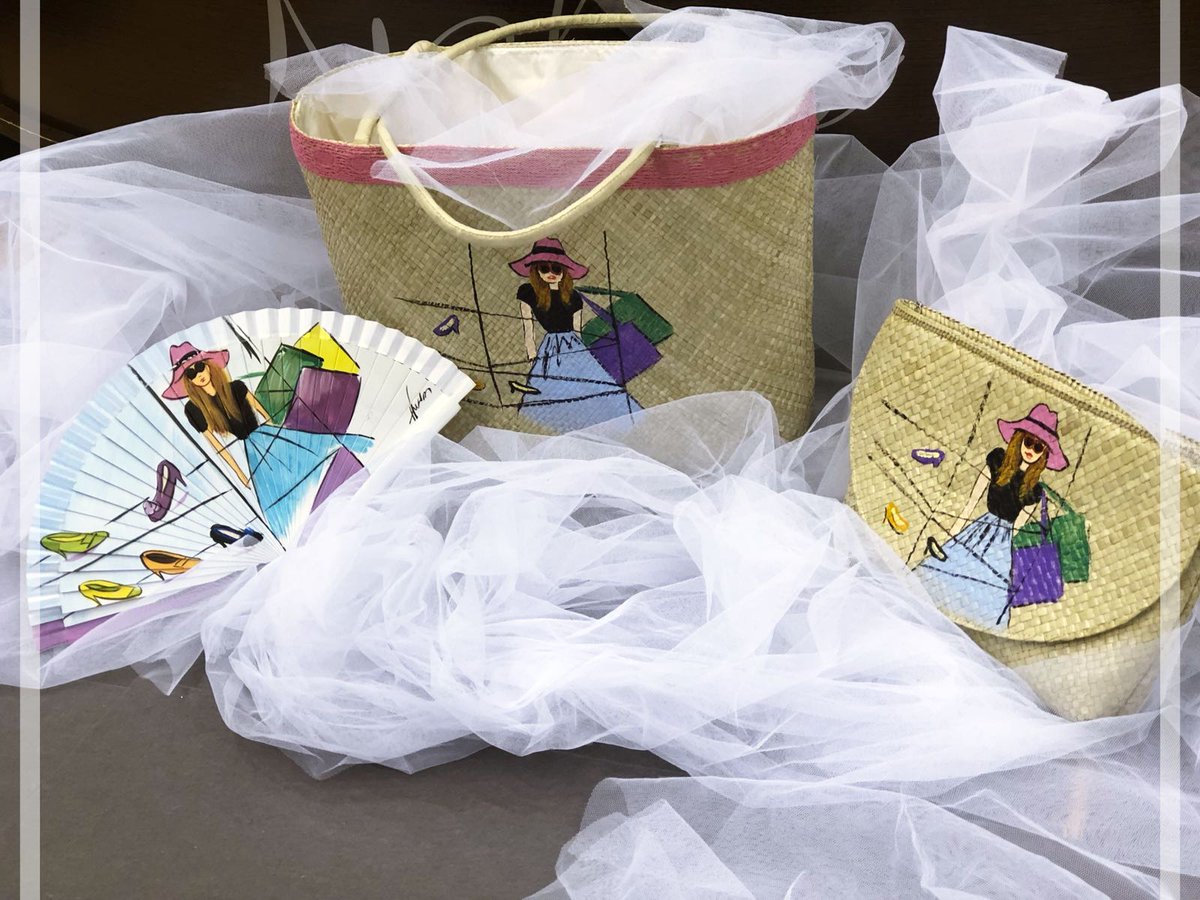 CC_ElDeleite's tweet photo. ¡Qué bonitos los capazos, abanicos y carteras, pásate y llévatelo todo a juego o por separado, te esperamos en Kalas Complementos! no te quedes sin descubrir toooodo lo que tienen #KalasEnElDeleite #CentroComercialElDeleite #ModaAranjuez #Aranjuez #CentrocomercialAranjuez https://t.co/lfbxvmbmwe