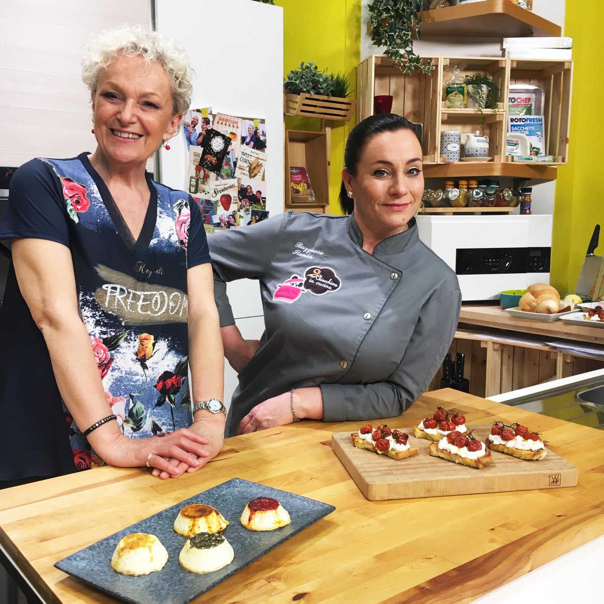 Coloriamo la nostra cucina con queste belle e buone #ricotte al #forno #speziate 😋😋#goldenchef #ricette #cucina #cucinare #food #buonappetito #food #recipes #easyrecipes #tasty #ricetteperpassione #ghiotti #ricetta -> bit.ly/2rrHwfH