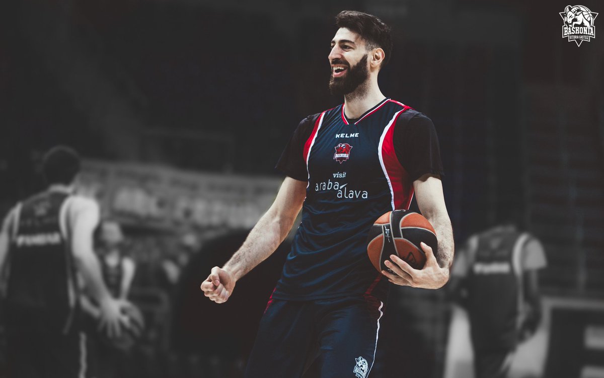 Baskonia's tweet photo. 🏆❓¿Piensas que @TokoShengelia23 merece conseguir el #MVPMovistar? 
¡El jugador más valorado de la @ACBCOM firme candidato al galardón! 
RT = 1 VOTE 
#GoazenBaskonia https://t.co/SgrMDzITRI
