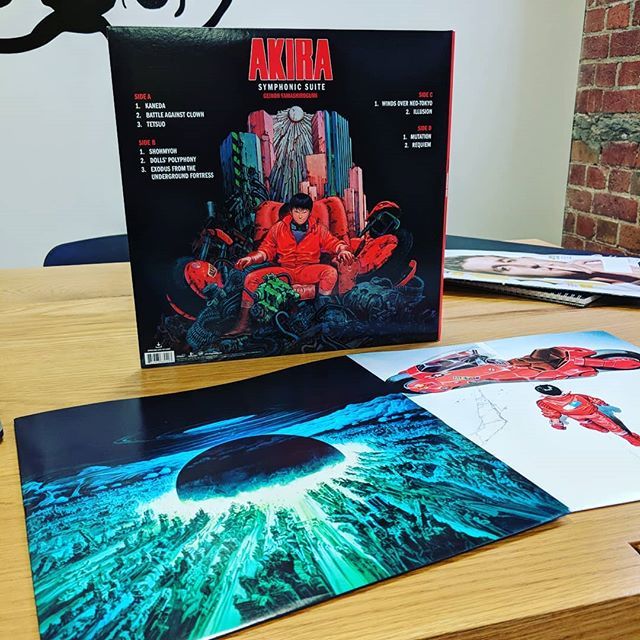 Vinyl Friday sponsored by @simon_ferraro. Thanks man!