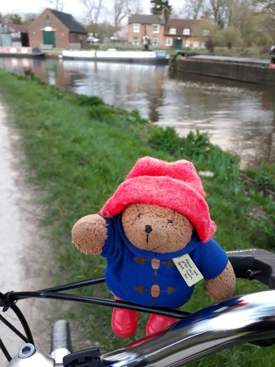 MrPB_Esq's tweet photo. @Dennis_Maps Our favourite cycle route is short in distance and yet it means a lot.
It's our cycle home along the beautiful River Wey in Guildford, amazingly measuring 3.7 miles...
#MilesForMatt #FinishForMatt #3Point7MilesForMatt #RunForMatt- or cycle
@Brathay https://t.co/iu6LRwu4TF