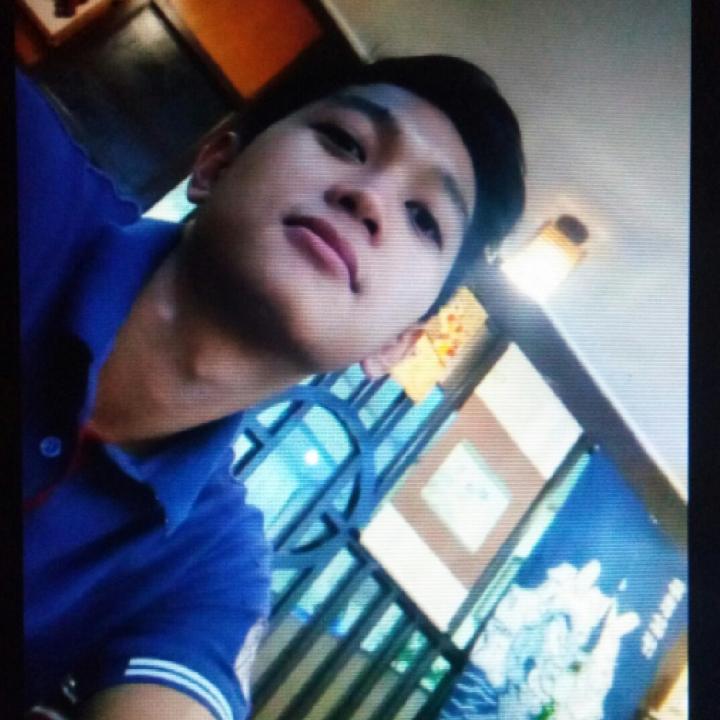 ziemore's tweet photo. Come hangout with me > siesta. -_- on #BIGOLIVE https://t.co/rNOCtVCgt5 https://t.co/34eBETAk5Z
