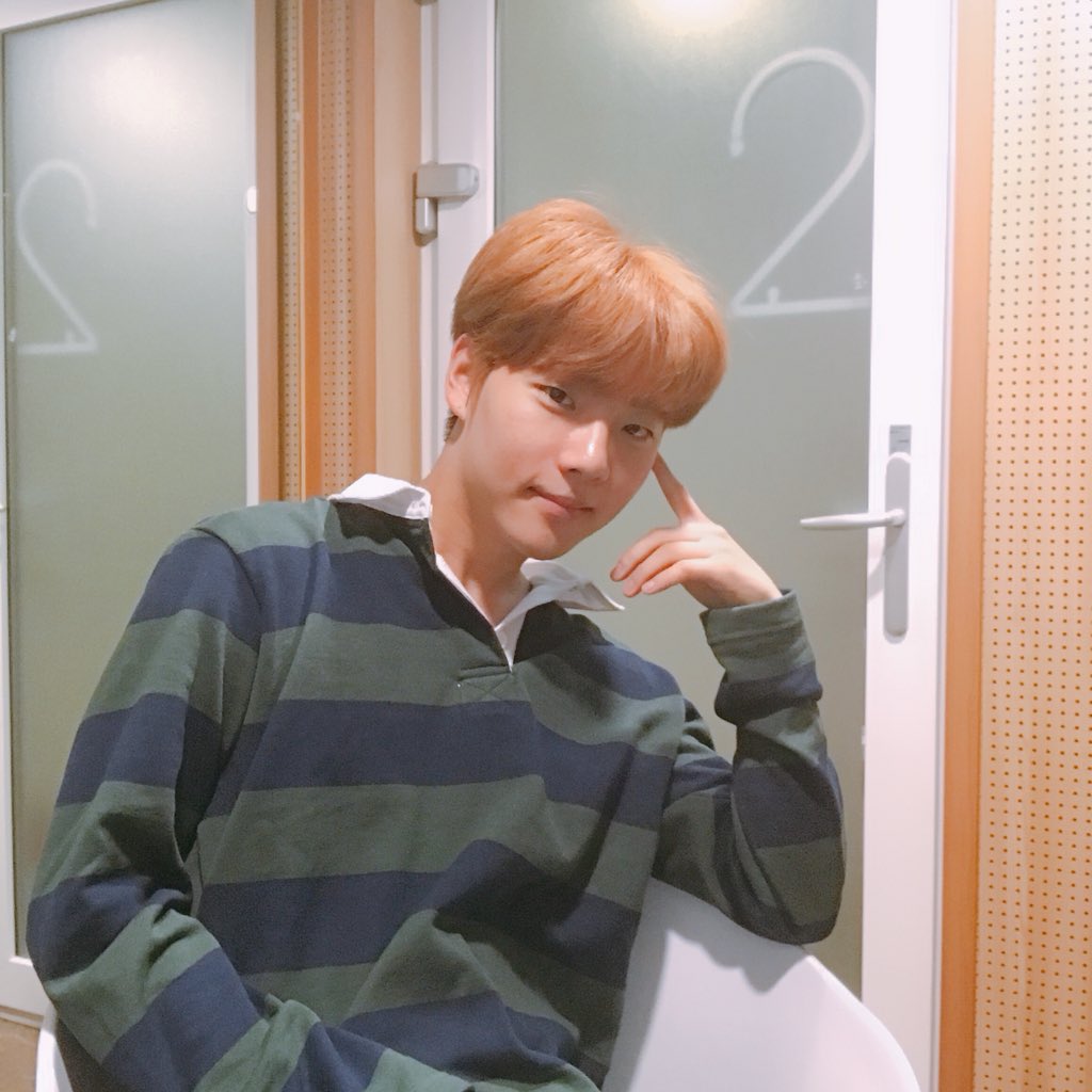 ONF_members's tweet photo. [#이션]점심 맛있게 먹었어요? ☺️
(+은근슬쩍 데일리션ㅎㅎㅎ) https://t.co/P6TtGe45rP