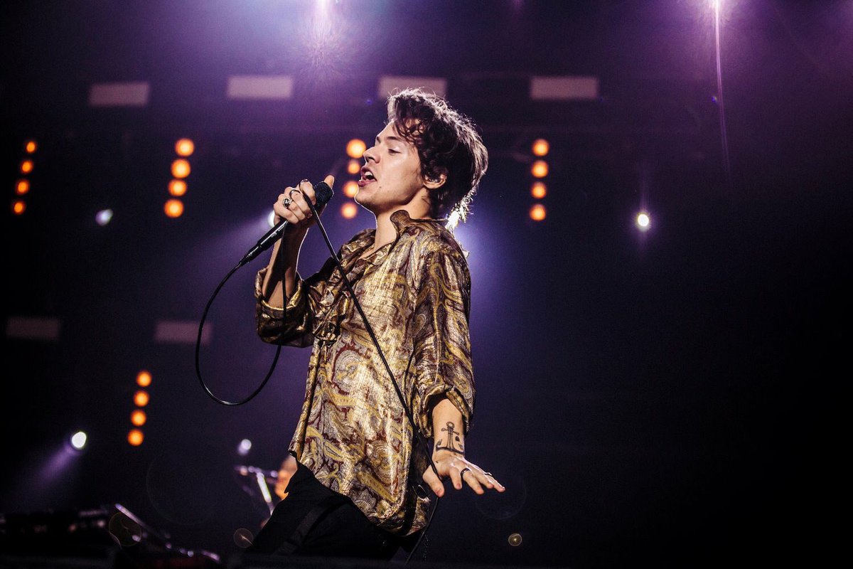 1DirectSG's tweet photo. #HarryStylesLiveOnTourSingapore https://t.co/V0DvpgHn6L