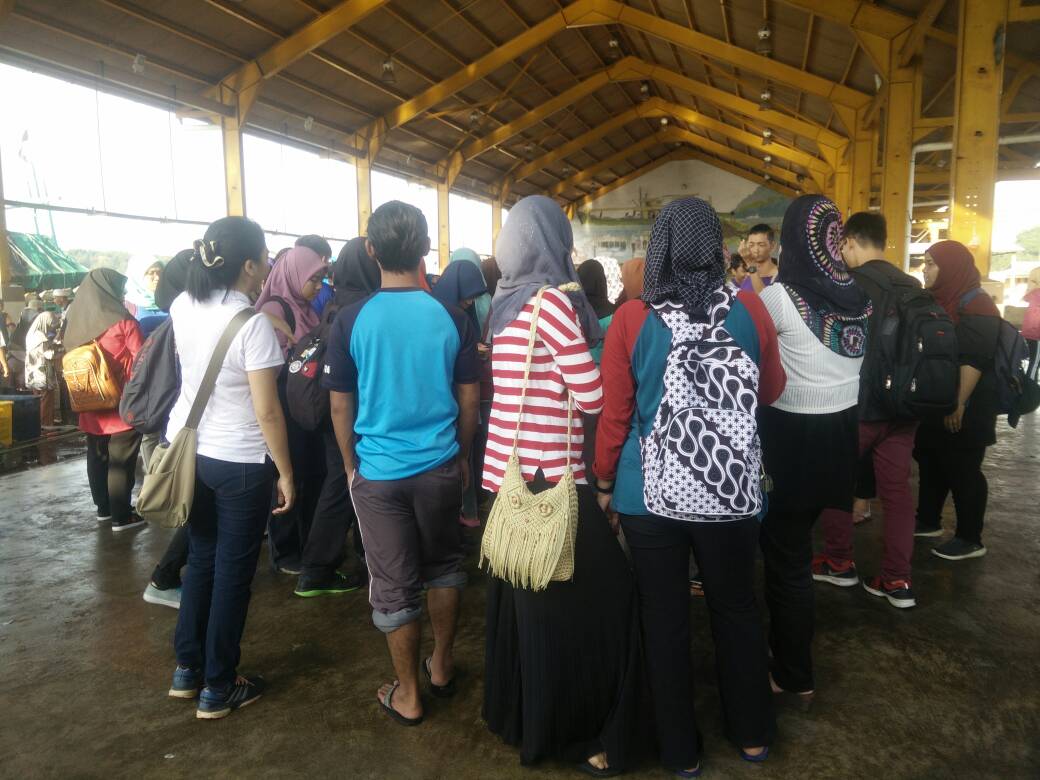LKIM_TOKGAJAH's tweet photo. 11 Mei 2018 : Kompleks LKIM Kuantan menerima lawatan dari seramai 100 pelajar dari UMT. Semoga beroleh manfaat 👍 https://t.co/tmXty1Fmvz