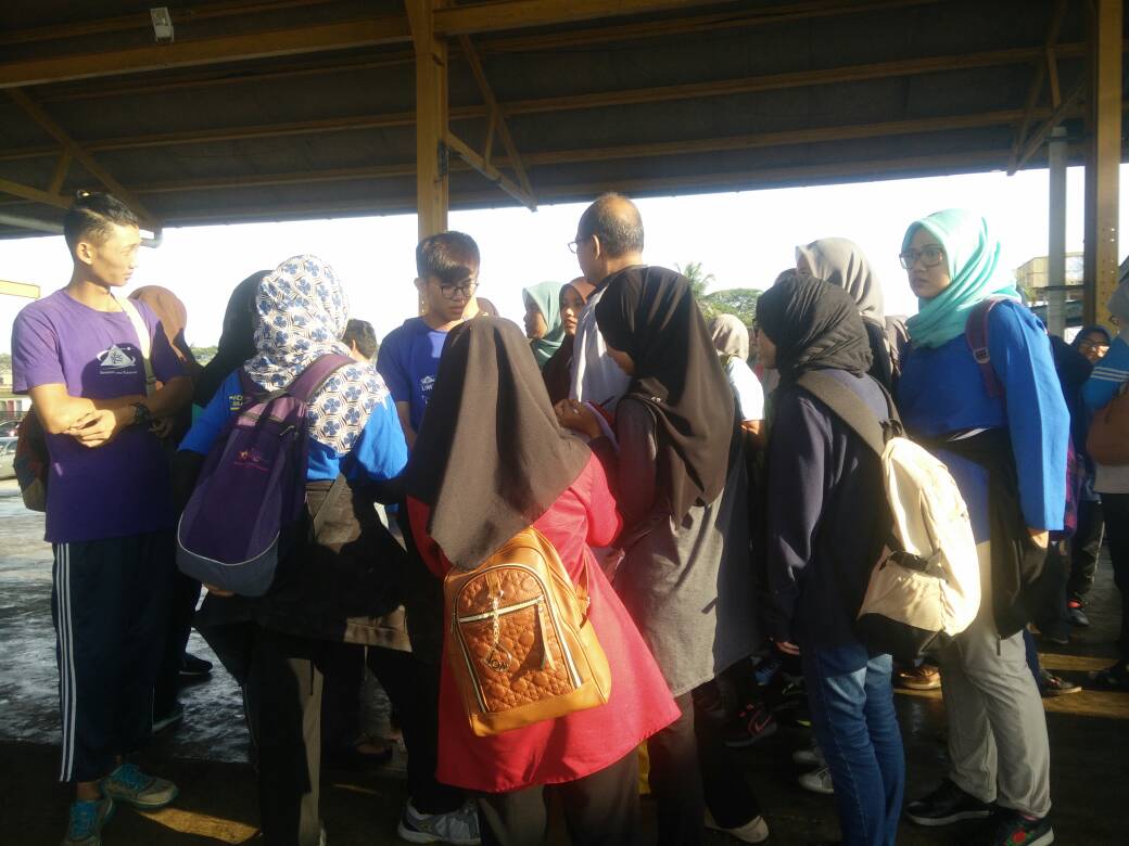 LKIM_TOKGAJAH's tweet photo. 11 Mei 2018 : Kompleks LKIM Kuantan menerima lawatan dari seramai 100 pelajar dari UMT. Semoga beroleh manfaat 👍 https://t.co/tmXty1Fmvz