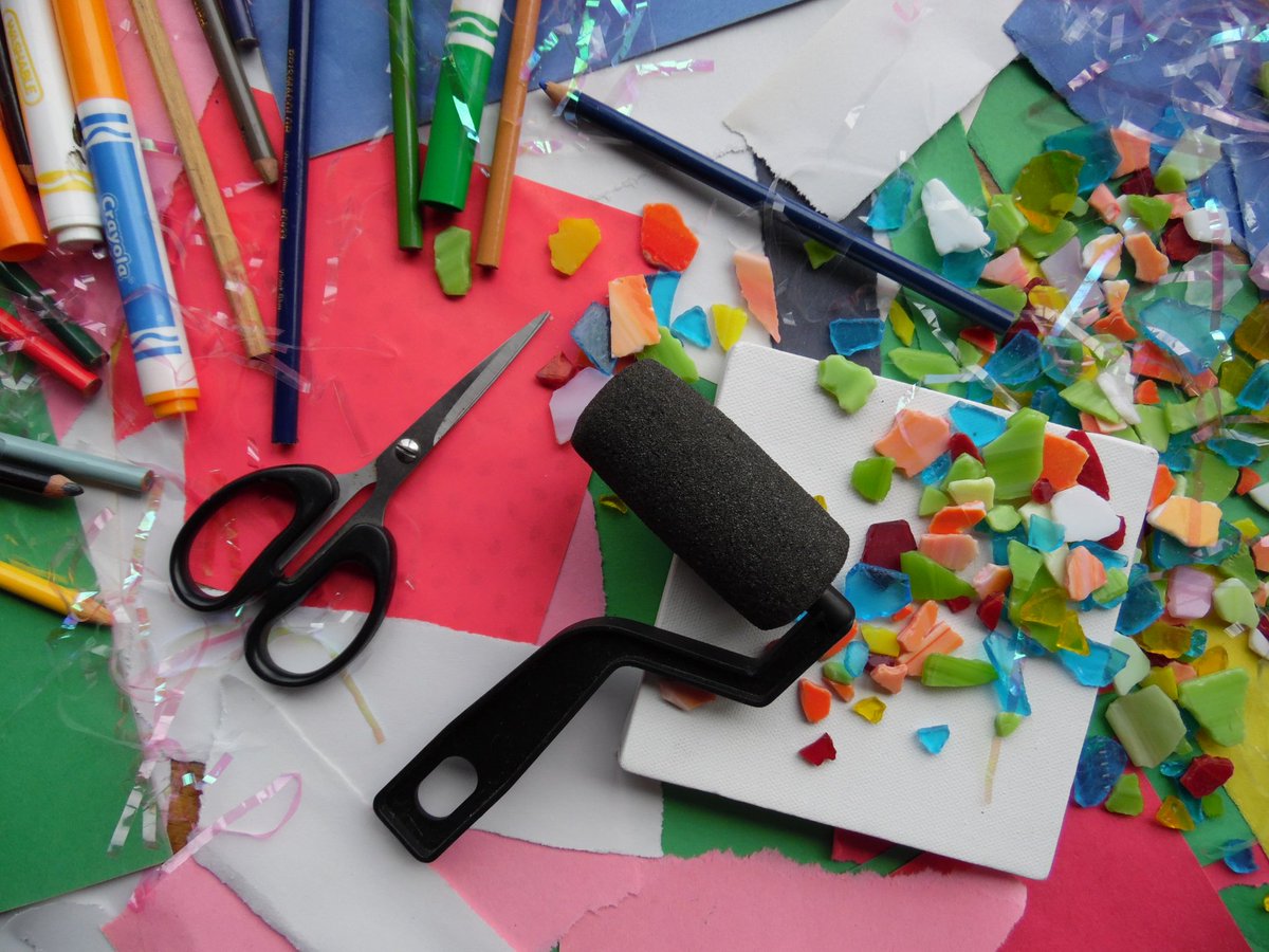 AEFES_Festival's tweet image. Come along and join in the fun  🎨 in Hogwarts 🎪 @AEFES for some #art to #ExpressYourself and #ExploringMedia using #ecofriendly materials.🌻♻️#Homeeducation #Alternativeeducation #Eastsussex #FamilyFestivals