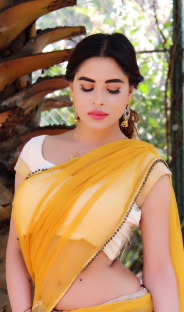 Actressmayra's tweet photo. ❤��� #mayrasingh #southindian #look #tollywood #inspire #shoot #movie #heroine #halfsaree #cute #smile #movie #indian #actrss #shooting #mood #bollywood #model #beauty #happy https://t.co/XI18QM6Fs5