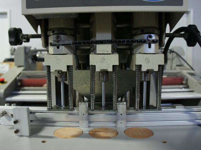 usedpresses's tweet image. For Sale: 1999 #Challenge EH-3C Bindery &amp;amp; Finishing machine is now available at best price. 

More details call @ 1-800-268-6577 OR Email @ machines@printersparts.com OR Visit used-presses.net/product/binder…. More machines goo.gl/aVnHCc #UsedChallengeMachine #UsedBinderyMachine