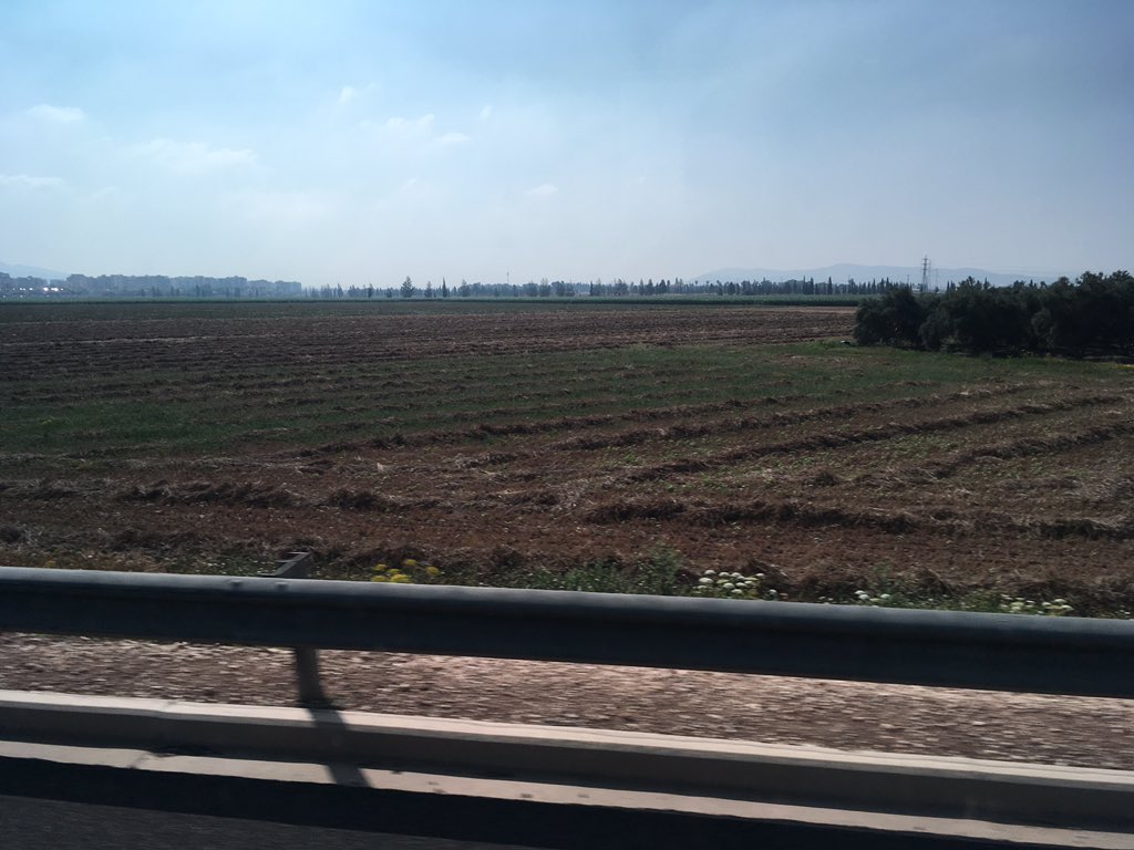 Edurodriguezg's tweet photo. Buen día Venezuela! Alguien despierto? Les saludo desde Israel rumbo a Nazareth. Aquí son las 9:13 AM. https://t.co/IWJ07Oz1LG