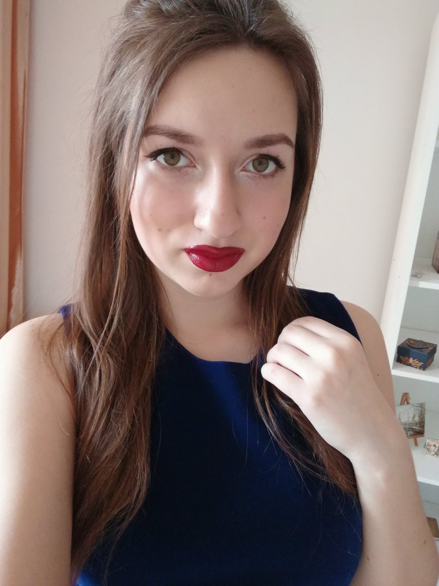 3 года ничего не писала. И вот  вдруг решила вернуться🙄 теперь буду зависать тут