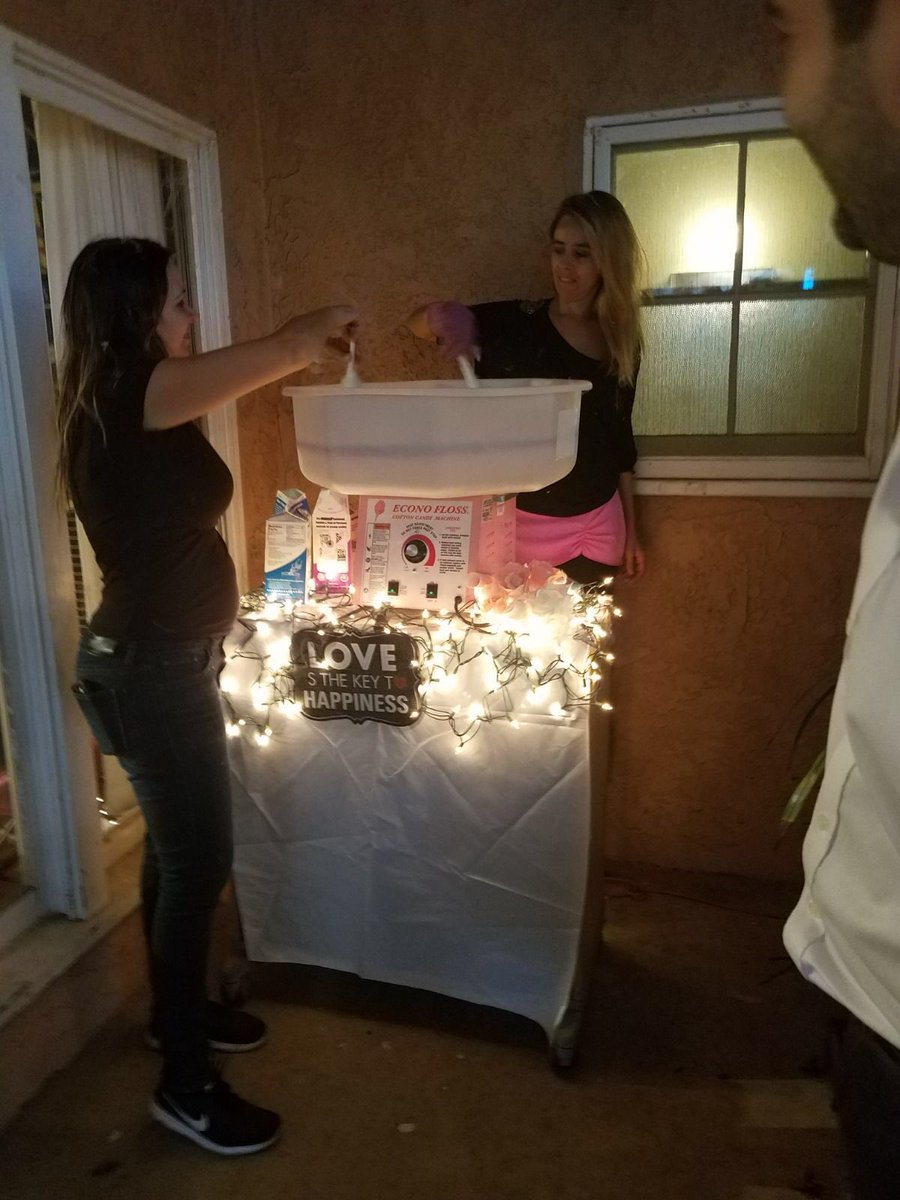 crepe_le's tweet image. Cotton Candy Station by @Le Chef Crepe 🍭🍭🍭☁️🍬🍬🍬