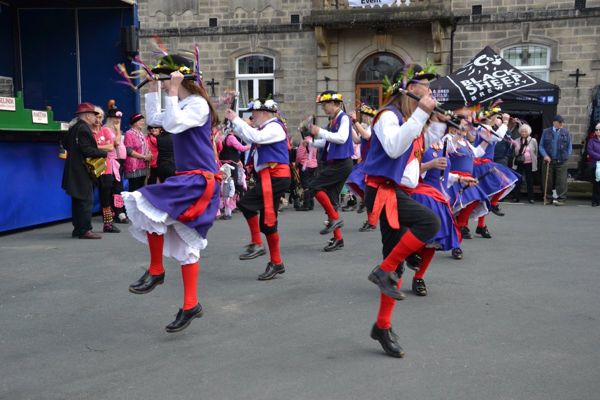Hurray! It’s #Holmfirth <a href="/Holmfirthfof/">Festival of Folk</a> Folk Festival today. Dancing all day Sat and Sun. Many dance sides. Procession. Much music and beer!