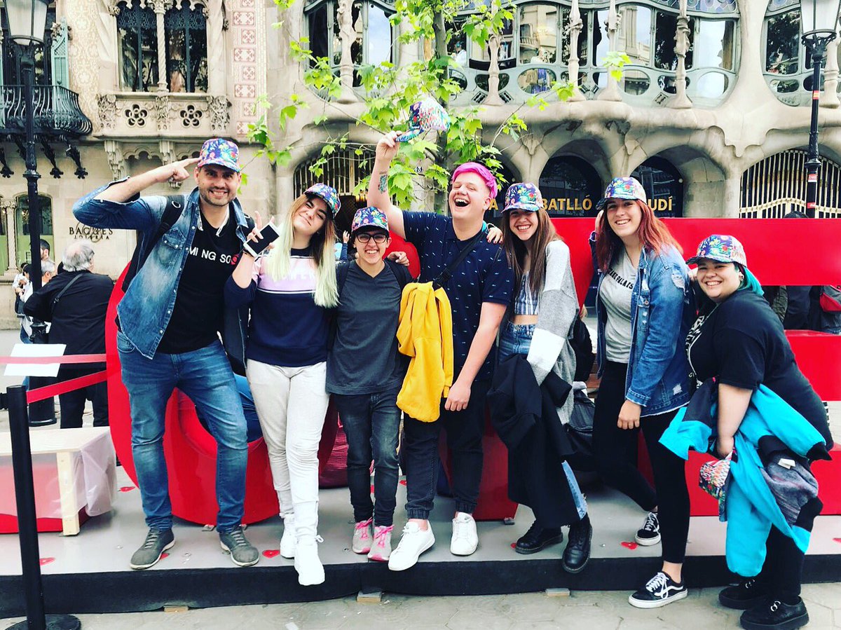 Mañana a partir de las 11h estaremos con nuestro <a href="/tmday_tour/">TMDay</a>  colaborando con la acción de <a href="/AFANOC/">Associació d'infants i joves amb càncer (AFANOC)</a>  en #PosatLaGorra. Por solo 21€, Entrada a PortAventura +🧢. Entradas 👉 posatlagorra.org