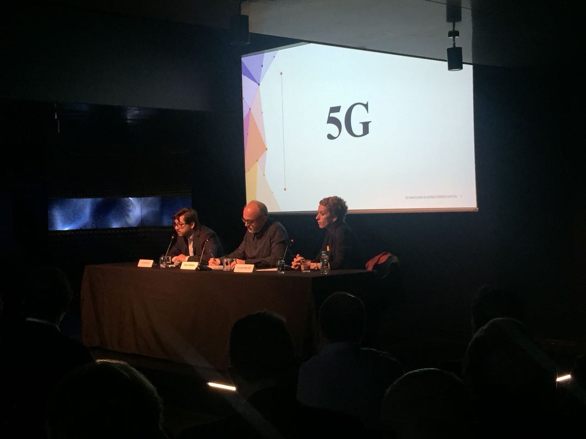 pembarcelona's tweet photo. Comencem el 16è esmorzar estratègic amb Lluïsa Marsal Llacuna (@BeIntelligenter  @energiacat ) per aprendre una mica més sobre què és el #Blockchain i les seves aplicacions en l’energia i amb @ccuffi (@mwcapital) que ens explicarà la iniciativa 5G Barcelona #MetropolisDigital https://t.co/w5PsMX7Nu1
