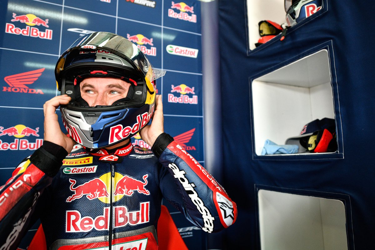 HondaWSBK's tweet photo. Good morning / Buongiorno from #ImolaWorldSBK - its a stunning day at @autodromoimola the sun is shining now, although there is a slight chance of rain later in the day. 

#WorldSBK FP1 starts in around 45 mins - @leoncamier &amp; @jakegagne are primed to get out on track ✊ https://t.co/MvhT6MUTuV