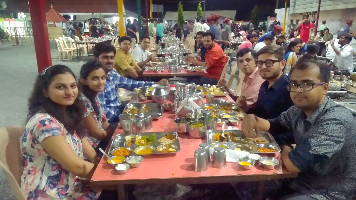 geitech's tweet photo. #Global_Era_Business_dinners On the day of 28TH April, 2018 Saturday at https://t.co/RT2RSmQP2Q, Rajkot with pure taste of Kathiyawad. Including The founder of GEI is,Mr. Bhavesh Dholakiya,Chief Developer is Mr. Tapan, team Hiren, Aman, Raksha, Namrata, Sagar, Dharmang and Vinit. https://t.co/h6dNTN9cVm