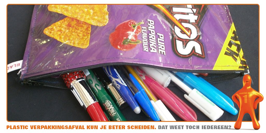 Met een beetje creativiteit zijn ook producten die niet bij het plastic verpakkingsafval thuishoren te recyclen, zo bewijst Bladzij &amp; Zo met dit etui gemaakt van een oude chipszak. Op welke creatieve manier hergebruik jij oude verpakkingen?