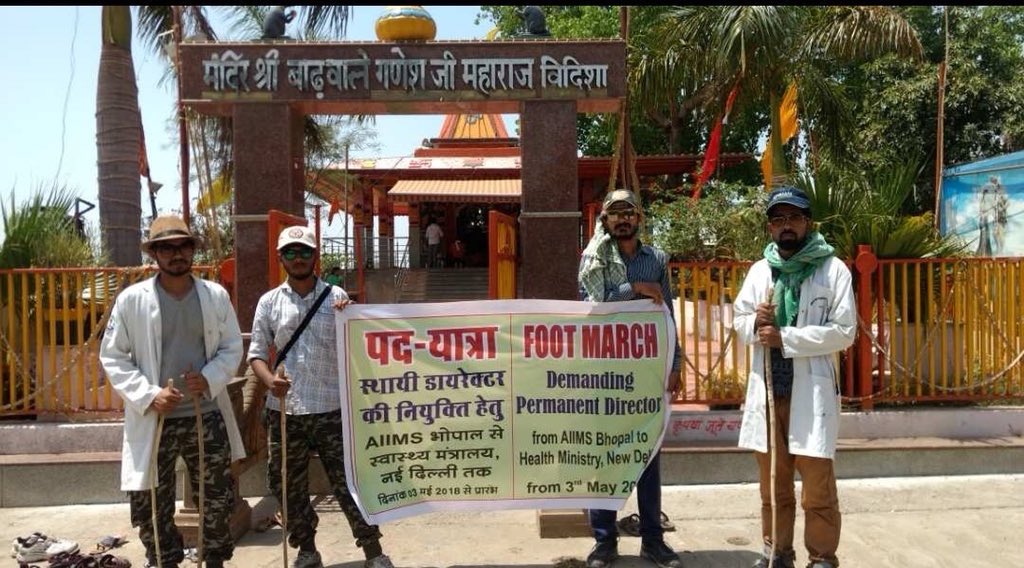 DrHarjitBhatti's tweet photo. Expecting recruitment of permanent Director from part time Health Minister is way too ambitious for #AIIMSBhopal. @JPNadda sir is busy in election campaigns using brand value of AIIMS. Can #DandhiMarch of students will get his attention, I M In Doubt #HealthInCrisis #WaitTill2019 https://t.co/lOneoUT1jY