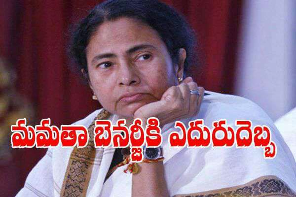NaikSeetharam's tweet photo. బెంగాల్‌ పంచాయతీ ఎన్నికల ఫలితాలపై సుప్రీం కోర్టు స్టే విధించింది. ఏకగ్రీవమైన పంచాయతీల్లో ఫలితాలను నిలిపివేయాలన్న సుప్రీం.. ఎన్నిక జరిగిన పంచాయతీల్లో మాత్రమే ఫలితాలను వెల్లడించాలని సుప్రీం ఆదేశించింది. 
18 వేల పంచాయతీల్లో తృణమూల్‌ కాంగ్రెస్‌ అభ్యర్థులు ఏకగ్రీవంగా ఎన్నికయ్యారు. https://t.co/SBOCi6X923
