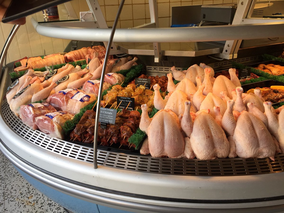 7wellsbutchers's tweet photo. A fantastic window on today! #butcher #meat #oundle #dryagedbeef #localbeef #britishbeef #pork #lamb #freerange #kebabs #burgers #meatcounter https://t.co/h2IFUOVf5D