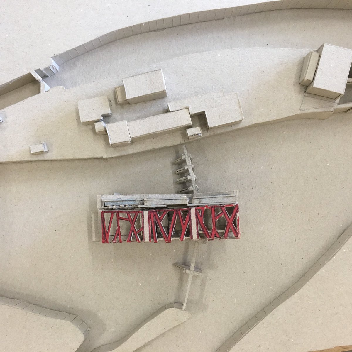 Studioberman's tweet photo. Final reviews yesterday with Year 1 at Reading School of Architecture @UniRdg_Arc teaching alongside @somoco_ - congratulations to all the students for hard work, producing some thoughtful, site-responsive design ideas #drawing #modelling #thinkingdesign #studyingarchitecture https://t.co/Q8jpwbS8HO