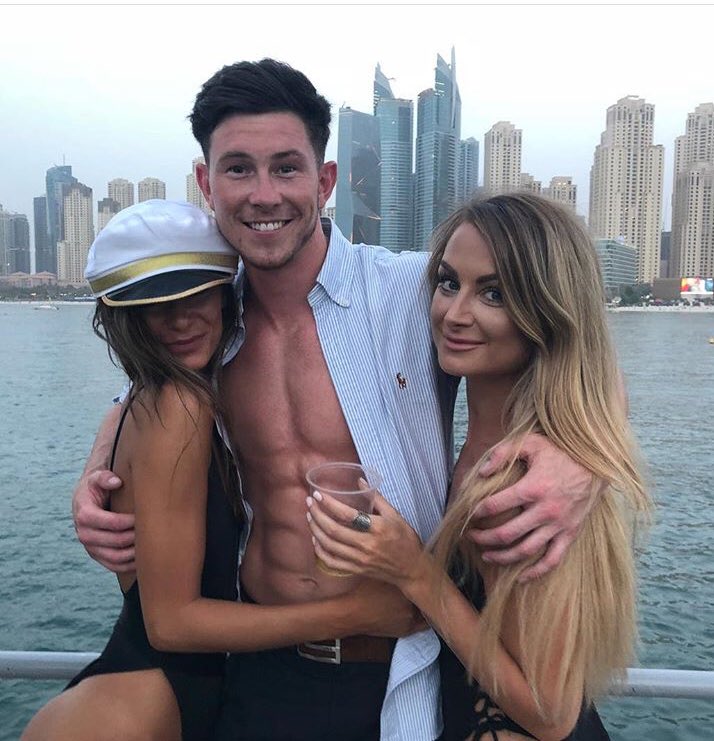 squeezefootball's tweet photo. you know these girls gonna be in for a shock when they get home, google ‘footballer Taylor Parr’ and see that he plays against plumbers and postmen in the 7th division 🤣🤣🤣 #PML @Taylorjparr https://t.co/TdjJicej3c