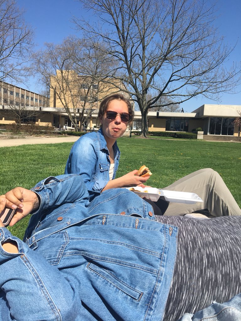 e_morgn's tweet photo. HBD to literally the funniest person I know. Most likely wouldn’t have survived my freshman year without this one. Love you @hannah_spillane ❤️ https://t.co/9aUoIX7Tts