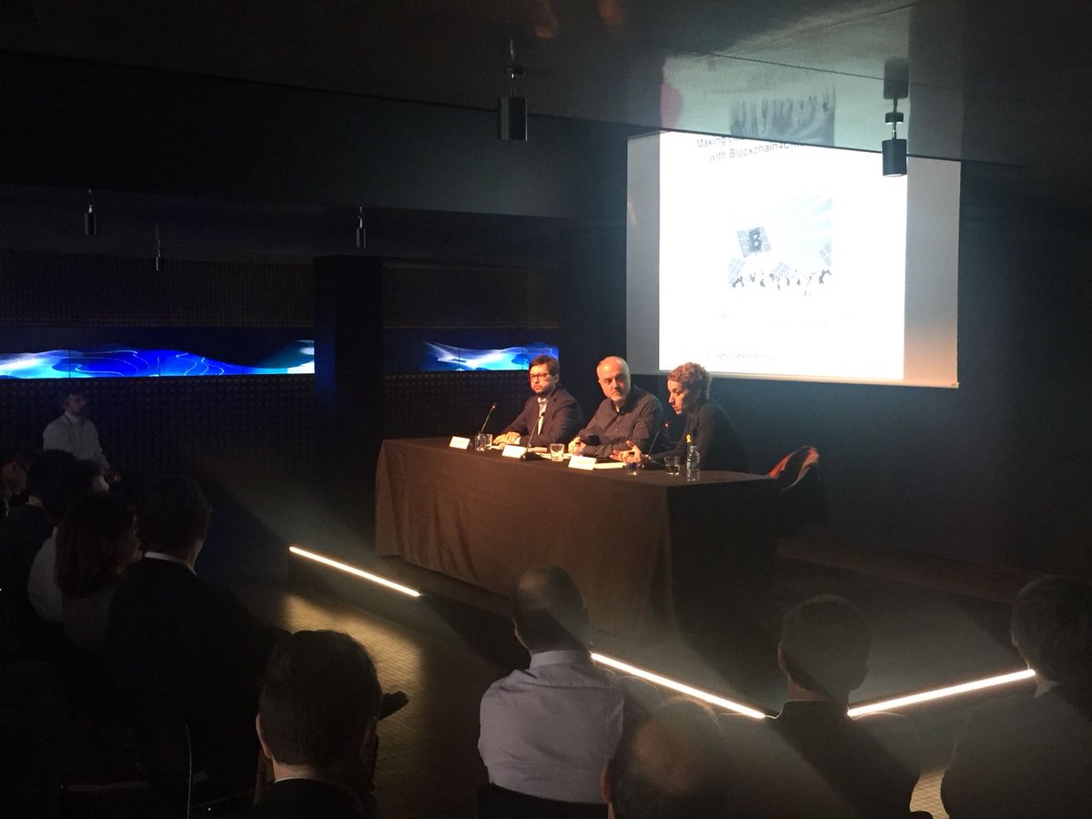 pembarcelona's tweet photo. “L’ús del #blockchain en el món urbà permet centrar-se en els ciutadans perquè és una tecnologia de comunitat i de xarxa que s’autoorganitza, que permet a l’administració pública recollir el que ve de baix i implementar-ho esdevenint una ciutat intel·ligent" #MetropolisDigital https://t.co/f1nUB7oLwr