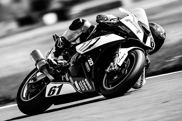 lee_marshall's tweet photo. Getting that #elbowdown is everything. #bmws1000rr through West 5 at #BedfordAutodrome.
.
.
#kneedown #trackaddicts #trackaddict #pan #panshot #panning #kingofpan #dutchtilt #monochrome #blackandwhite #trackday #msvtrackdays #racetrack #racecircuit #supe… https://t.co/iDyerfjDnT https://t.co/tKcfn2m29b