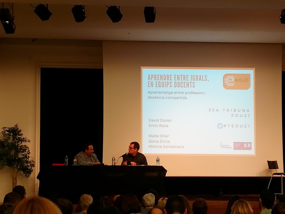 escolapiacat's tweet image. Aprendre entre iguals 🤝 @escolapiabalmes va acollir ahir la 33a Tribuna @Edu21_cat #TEDEDU21 La millor manera d&apos;innovar és compartint coneixements, treballant en equip. #equipsdocents #educació #SUMMEM