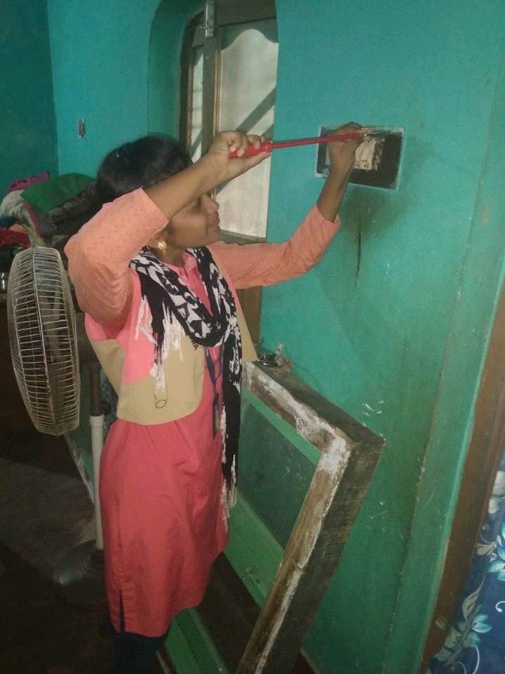SDTEOdisha's tweet photo. #SkilledInOdisha trainees from Electrician trade, Govt ITI, Berhampur visited 32 houses in the city &amp; conducted electrical repair works. A great example of gaining hands on work experience through community service. https://t.co/y0gJ77p3HK