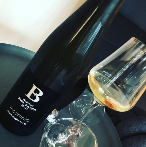 "Citrus, meloen, vuursteen, rijp fruit, milde zuren en een goede structuur", ofwel: 4,5 ster voor Emil Bauer Sauvignon Blanc Fumé in Perswijn! #emilbauer #insomnia #perswijn