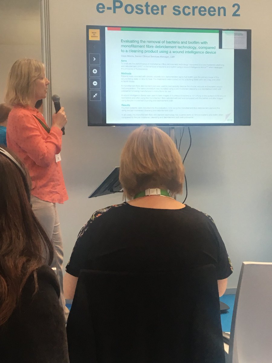 2 very interesting poster presentations using <a href="/moleculight/">MolecuLight Inc.</a> this morning. @ClareM_LRUK presenting the effects of debrisoft on the bacterial load and bioburden with fluorescence imaging #Debriosft #thebestjustgotbetter #EWMA2018