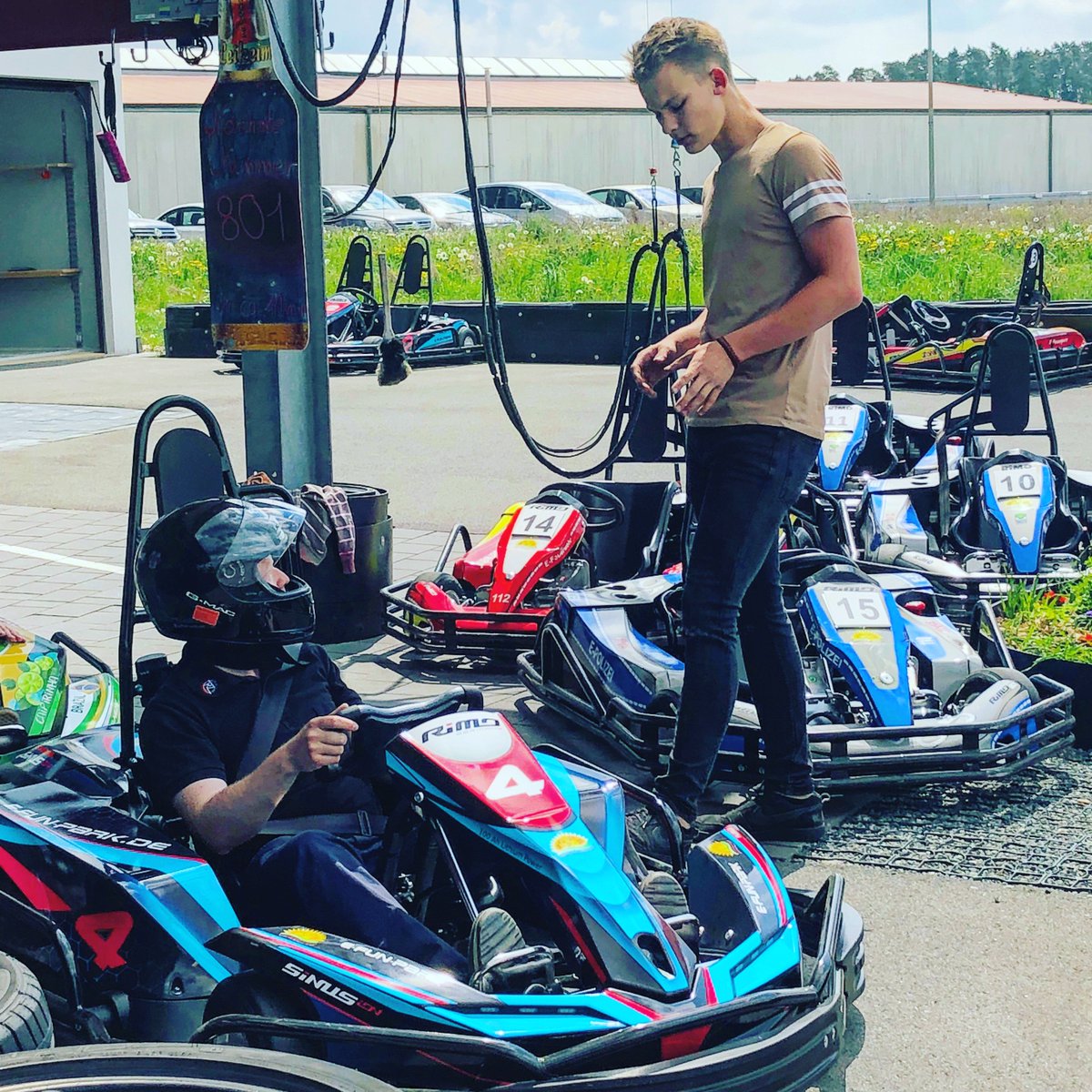 RichterZech's tweet photo. #eGoKart fahren im @eFunParkPottenstein. #Schautage #eMobilität mit #Zero #eMotorräder und #Nissan #eAutos und #SXT #eRoller https://t.co/ZMl783HXja