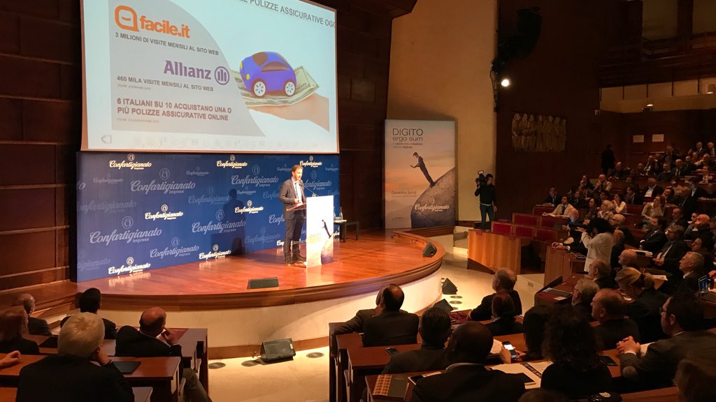 confartigianato's tweet photo. “La tecnologia è un mezzo per produrre valore e per sostenere lo sviluppo economico delle imprese e dell’Italia. La chiave di svolta è utilizzarla per creare relazioni, bisogna creare un contesto fatto di competenze e possibilità diffuse”, #DavideCasaleggio a #DigitoErgoSum https://t.co/4Hooaqz6us