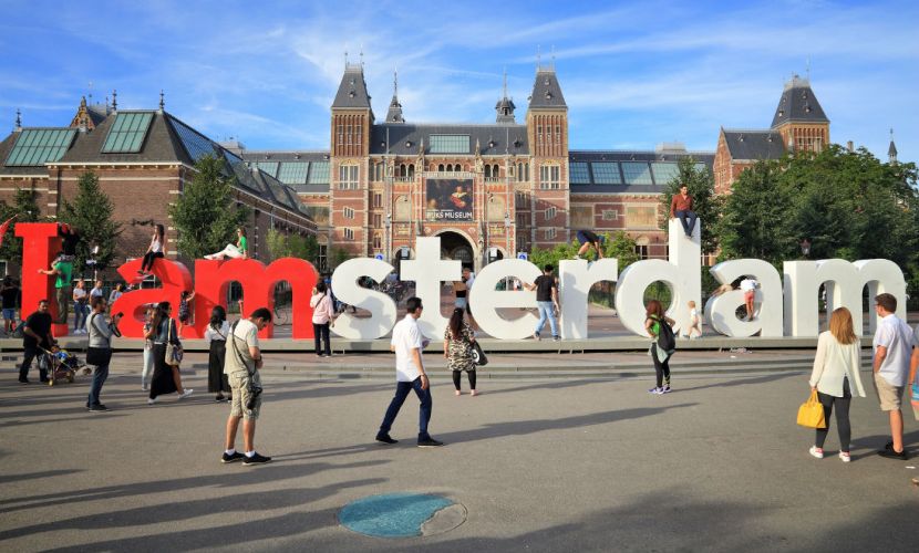 IamExpatNL tweet media