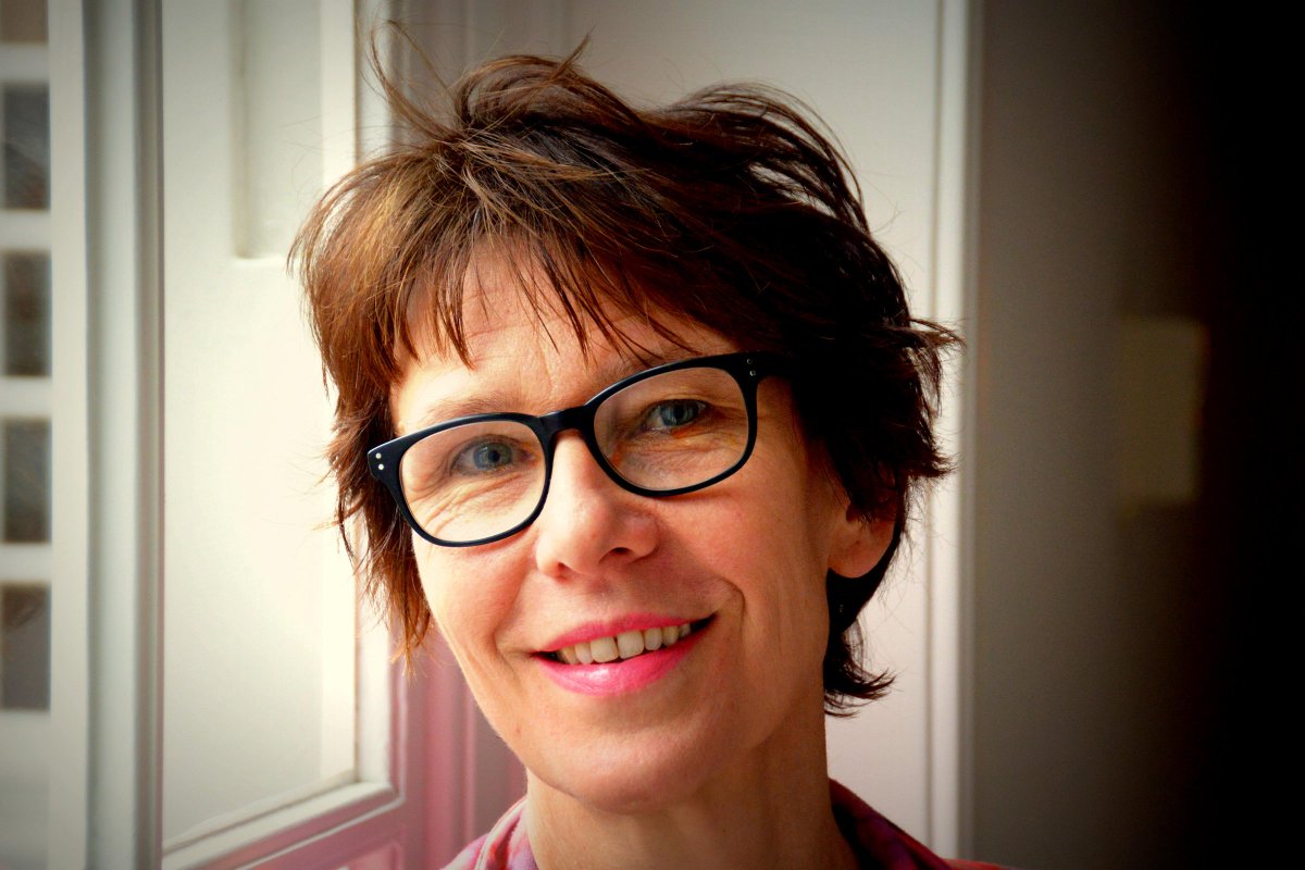 ds. Riekje van Osnabrugge gaat zondag 13 mei voor om 11:00 uur.
Thema: Pas als je gaat, zie je je weg. Over draagmoederschap, jaloezie en liefde.
Met muzikale medewerking van Elena Manevska en kinderkerk met Jolanda. Het thema is: Hoe voel jij je? Zondag gaat het over afscheid.