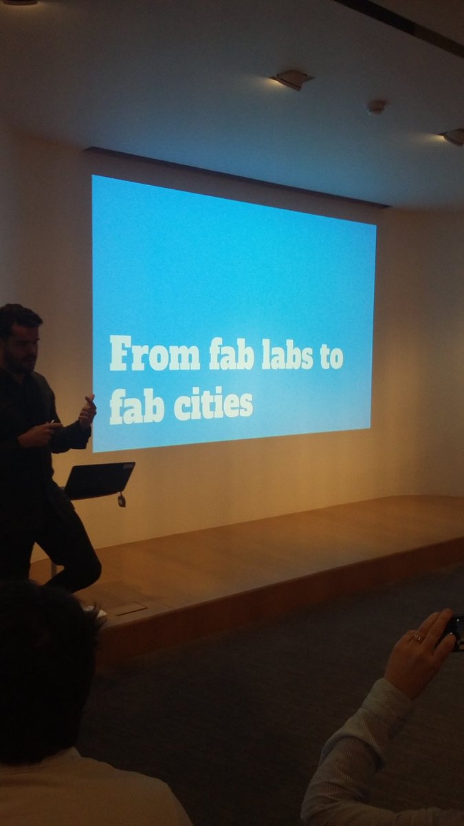 crea_agua's tweet photo. Interesante ponencia de @tomasdiez del @fablabbcn sobre la potencialidad de los FabLabs en las ciudades como catalizadores de #innovacion #urbanismo #creathemes #territoriointeligente https://t.co/BAcFaqhrsQ