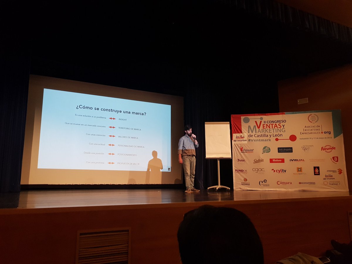 MariaAlonso_Mar's tweet photo. Pasos para crear una marca en el Congreso de Ventas y Marketing.
#ventmark https://t.co/XNBGxer2PD
