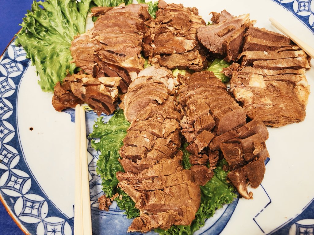 花巻観光協会 午後6時から ジビエを楽しむ夕べ 鹿肉の燻製 チャーシュー ジャーキーにソーセージも 3 000円飲み放題です ぜひお越しください なはんプラザ ジビエ 花巻